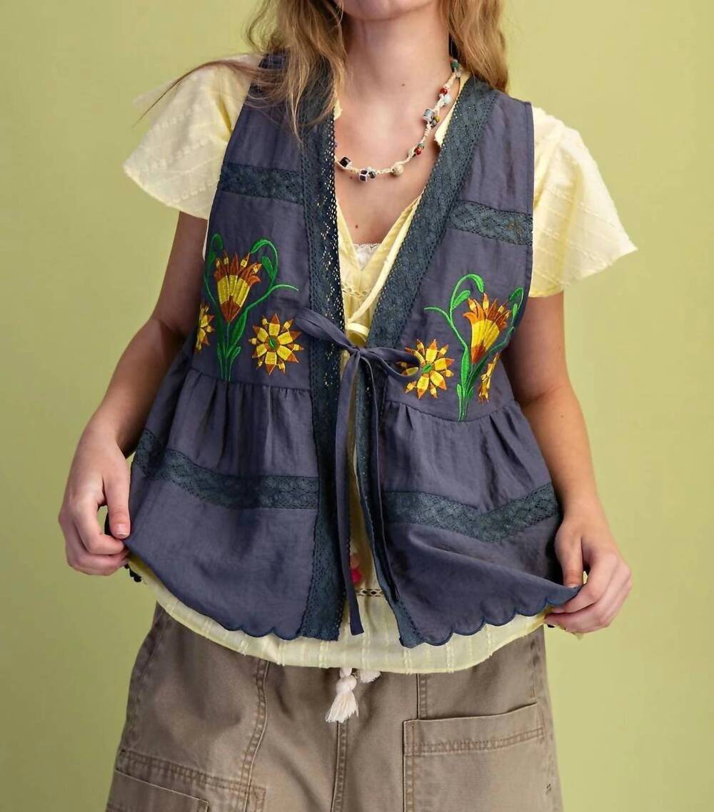 NEW EASEL embroidery front vest in smoke